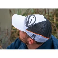 Guru White Trucker Cap -Winkel Voor Visuitrusting 1519189Guru White Trucker Cap 1
